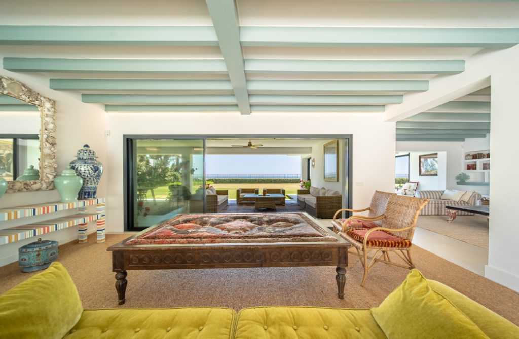 Beachfront Estate in Guadalmina Baja
