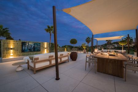 Modern Villa in Aloha