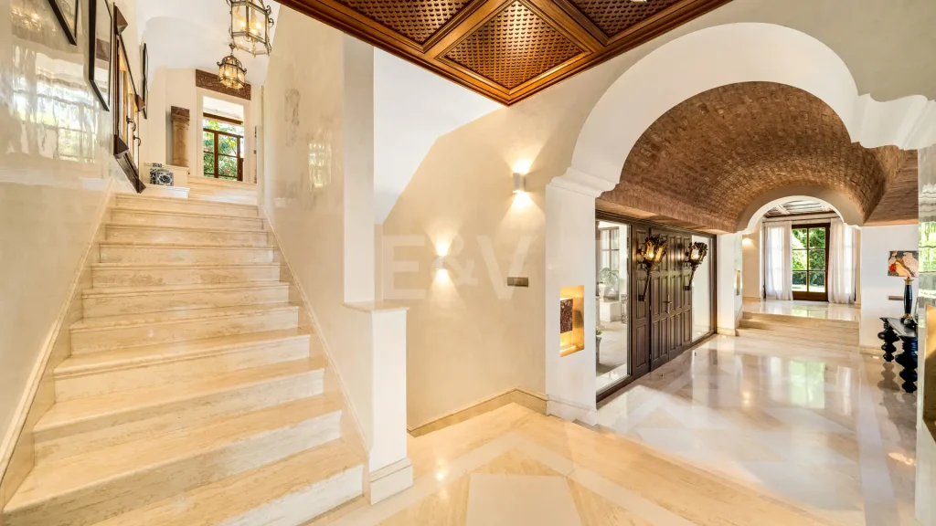 Grand Residence in Sierra Blanca
