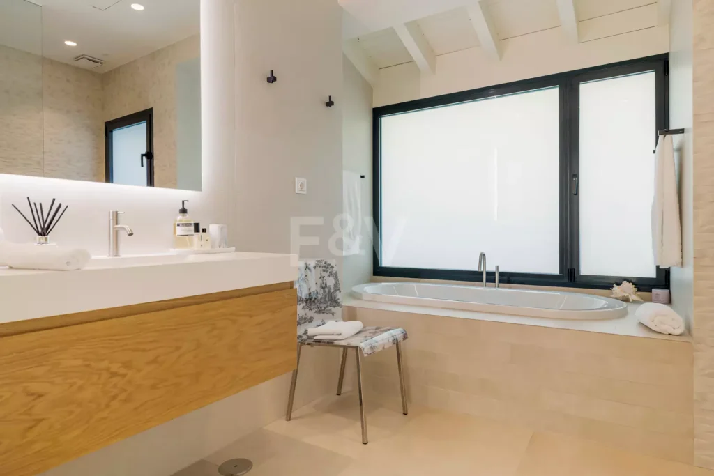 Contemporary Villa in Las Lomas del Marbella Club